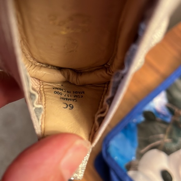 Baby New! Girls Yosi Samra Silver Ballet Flat 
6C comes with Frozen tote New. - Picture 8 of 10